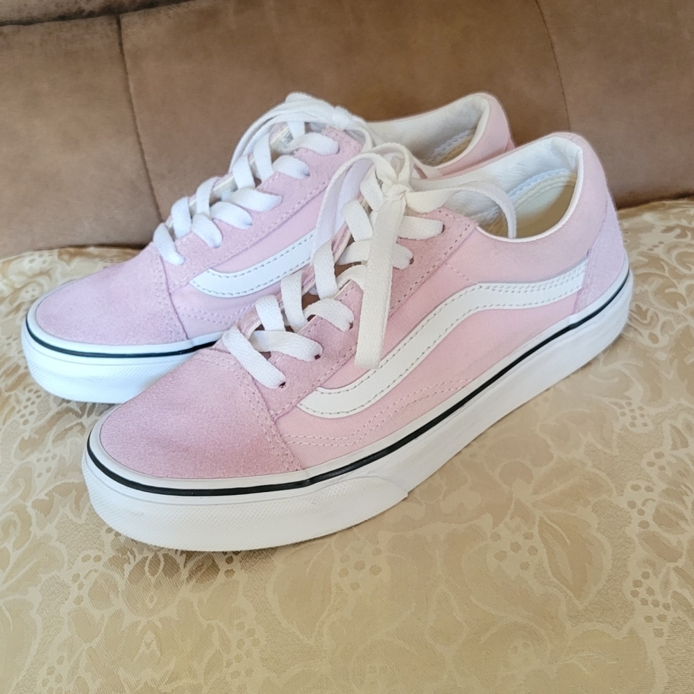 Vans - Picture 2 of 4